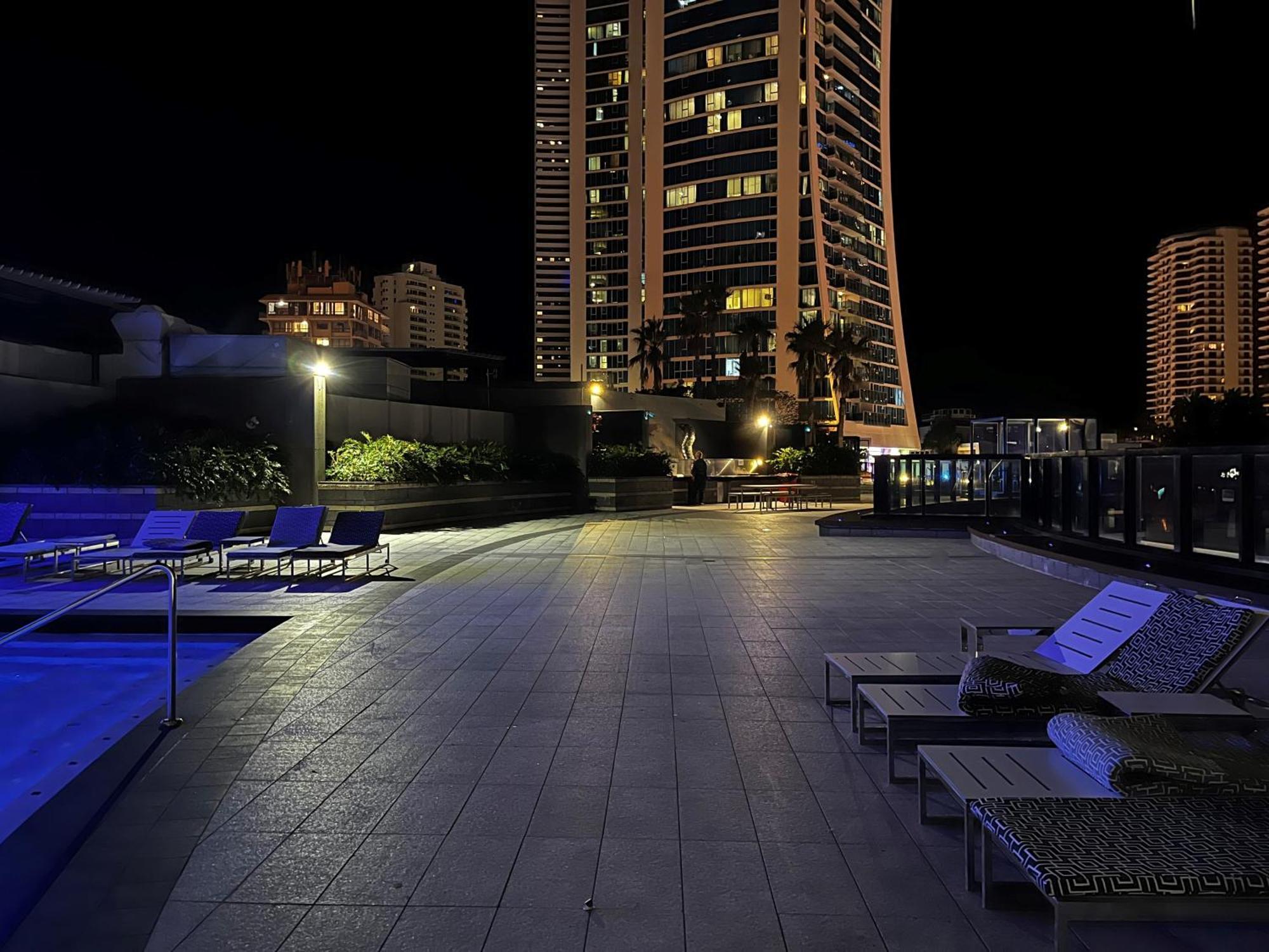 Circle On Cavil Holidays Gold Coast Kültér fotó